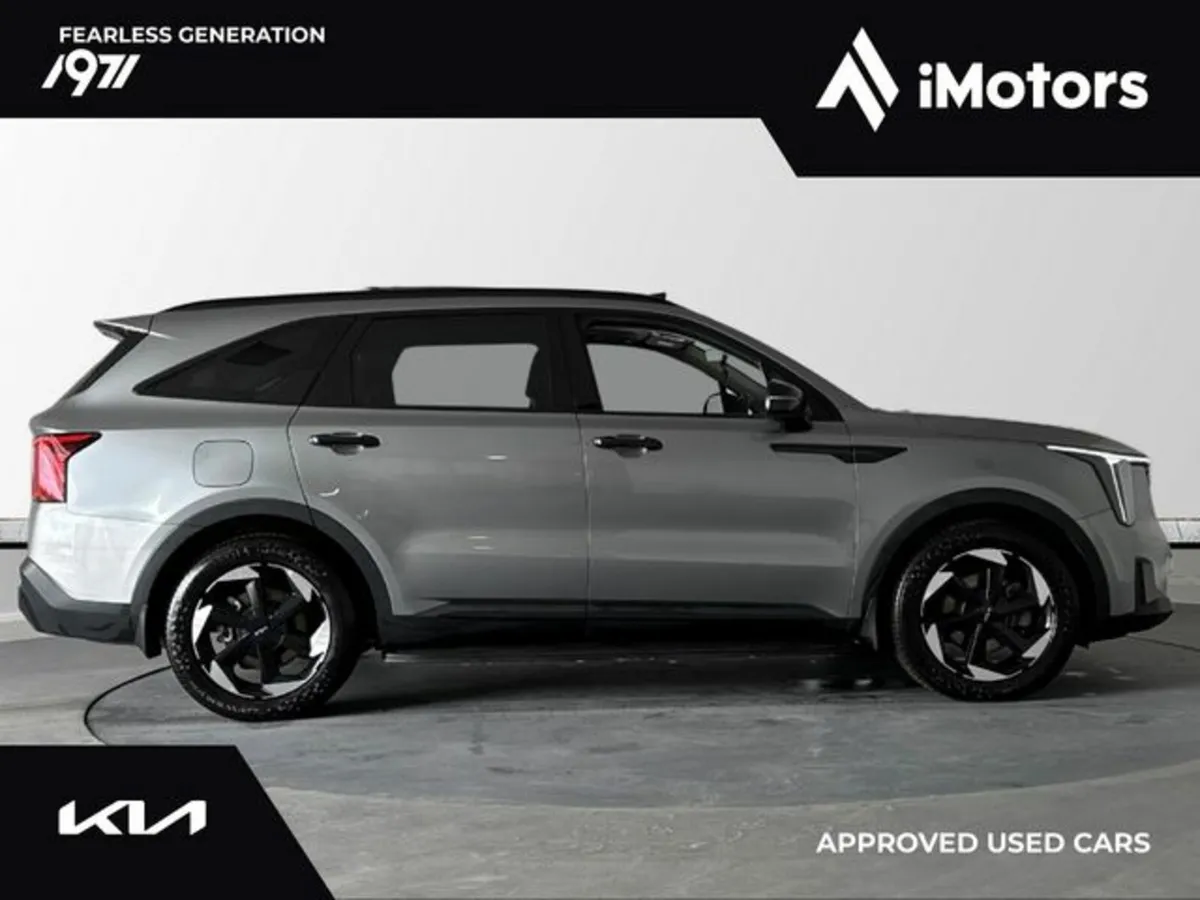 Kia Sorento Black Edition Styling PHEV PE 7 Seater - Image 2