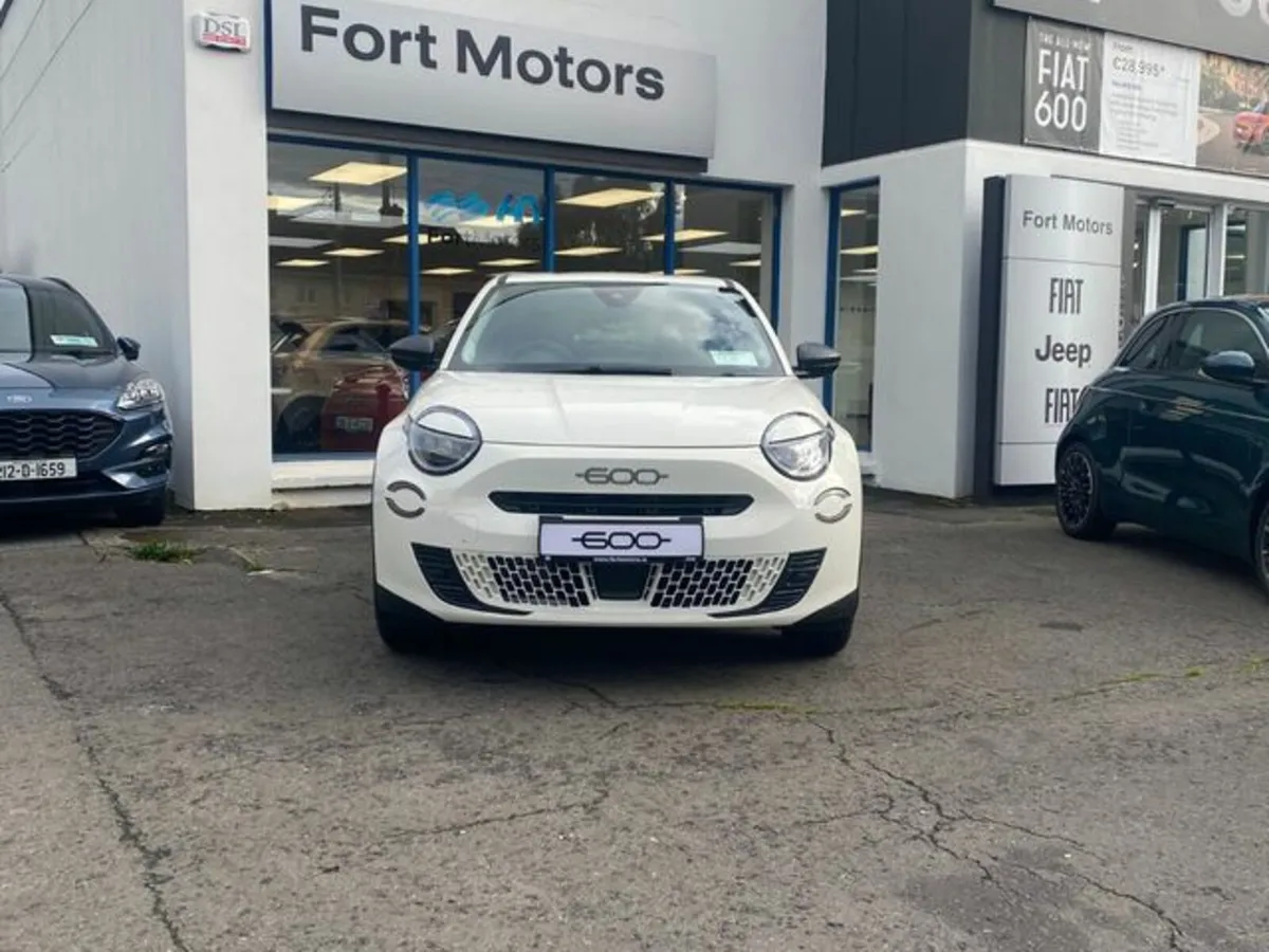 Fiat 600 HYBRID 1.2 - Image 3