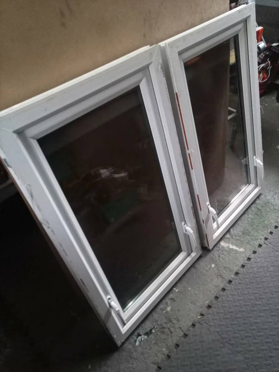 2 PVC windows