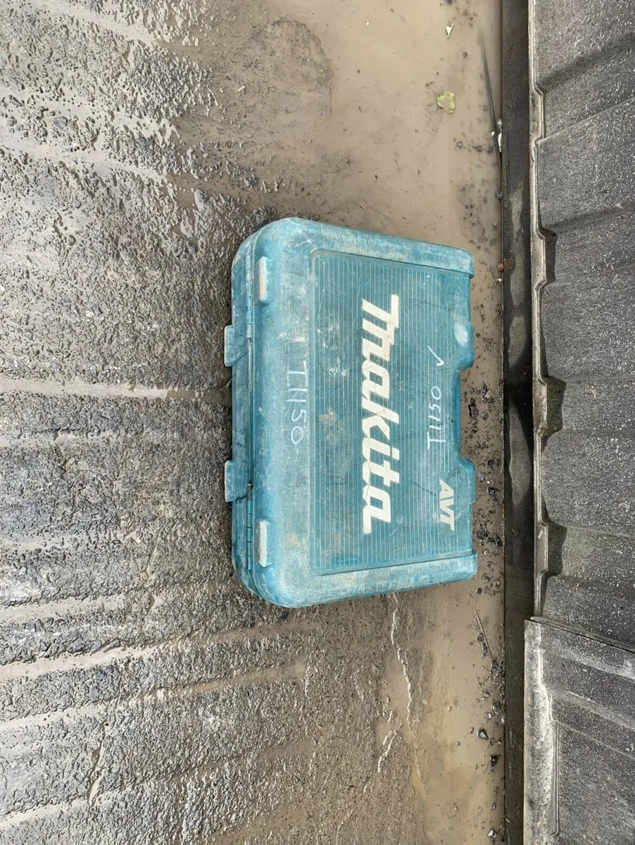 Makita  110V Breaker - Image 1