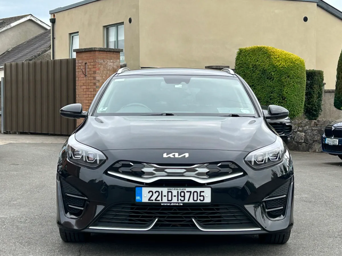 Kia Ceed 1.6 GDI PHEV AUTO *HIGH SPEC* - Image 2
