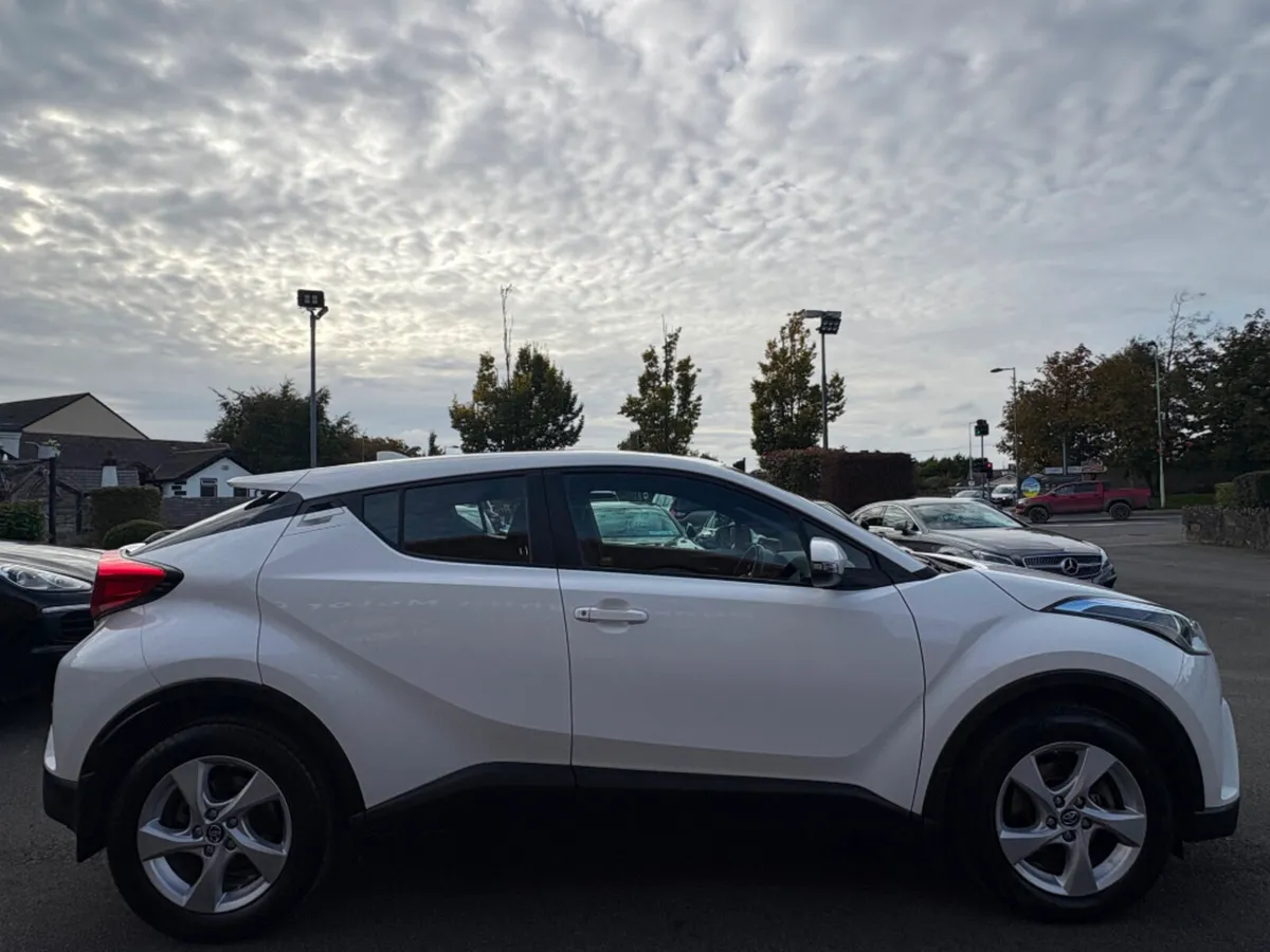 Toyota C-HR 1.2T Luna 4DR - Image 4