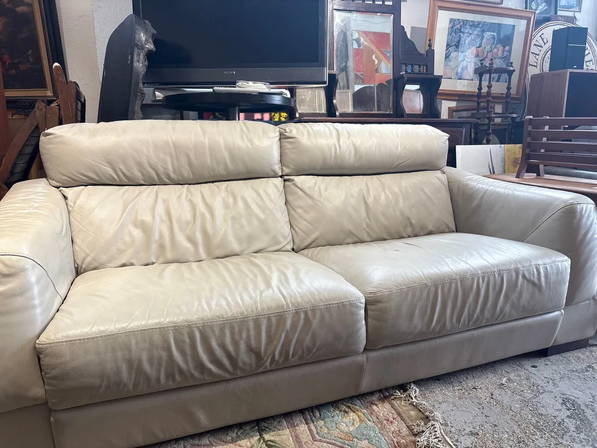Real leather 3 seater couch - Image 1