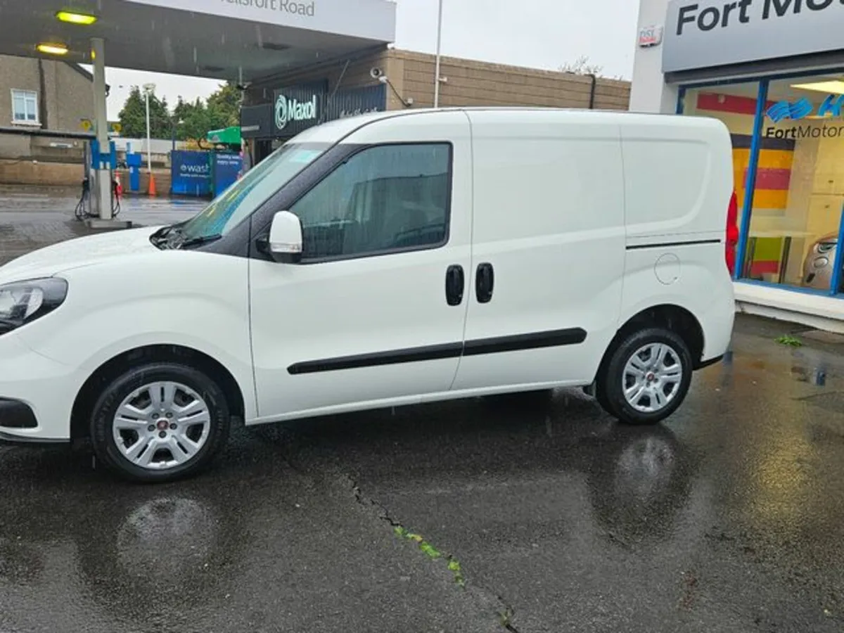 Fiat Doblo Cargo 1.6 SX 90HP 2DR - Image 3