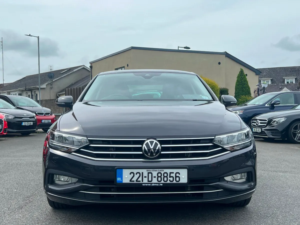 Volkswagen Passat 2.0 TDI BUSINESS AUTO *LOW KMS* - Image 2