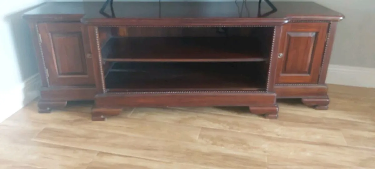 TV cabinet - Image 2