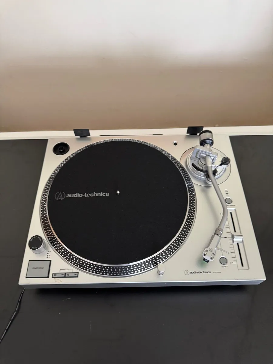 Audio Technica turntable, AT-LP120xUSB - Image 4