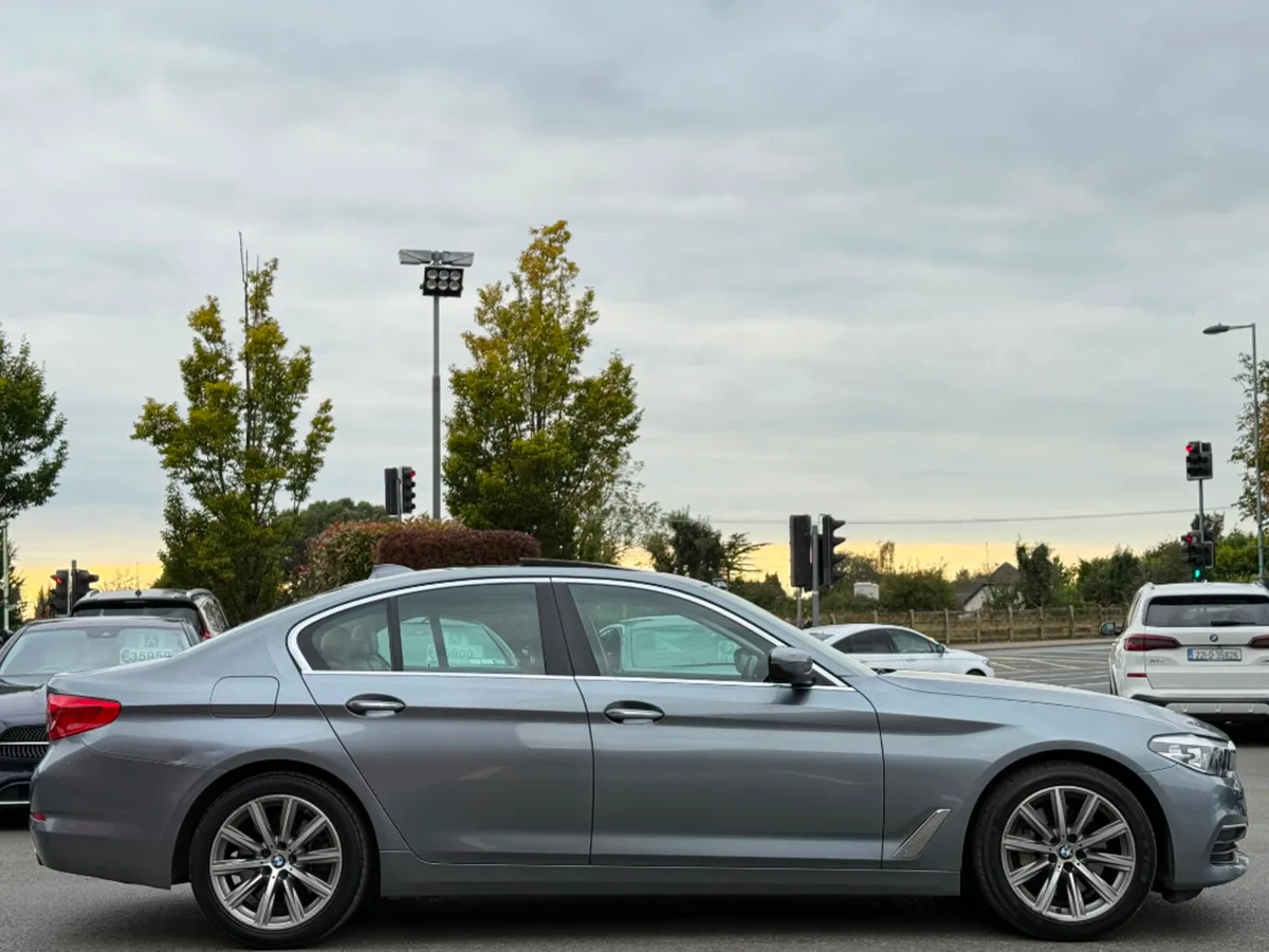 BMW 5-Series 530D SE AUTO *SUNROOF & LOW KMS* - Image 4