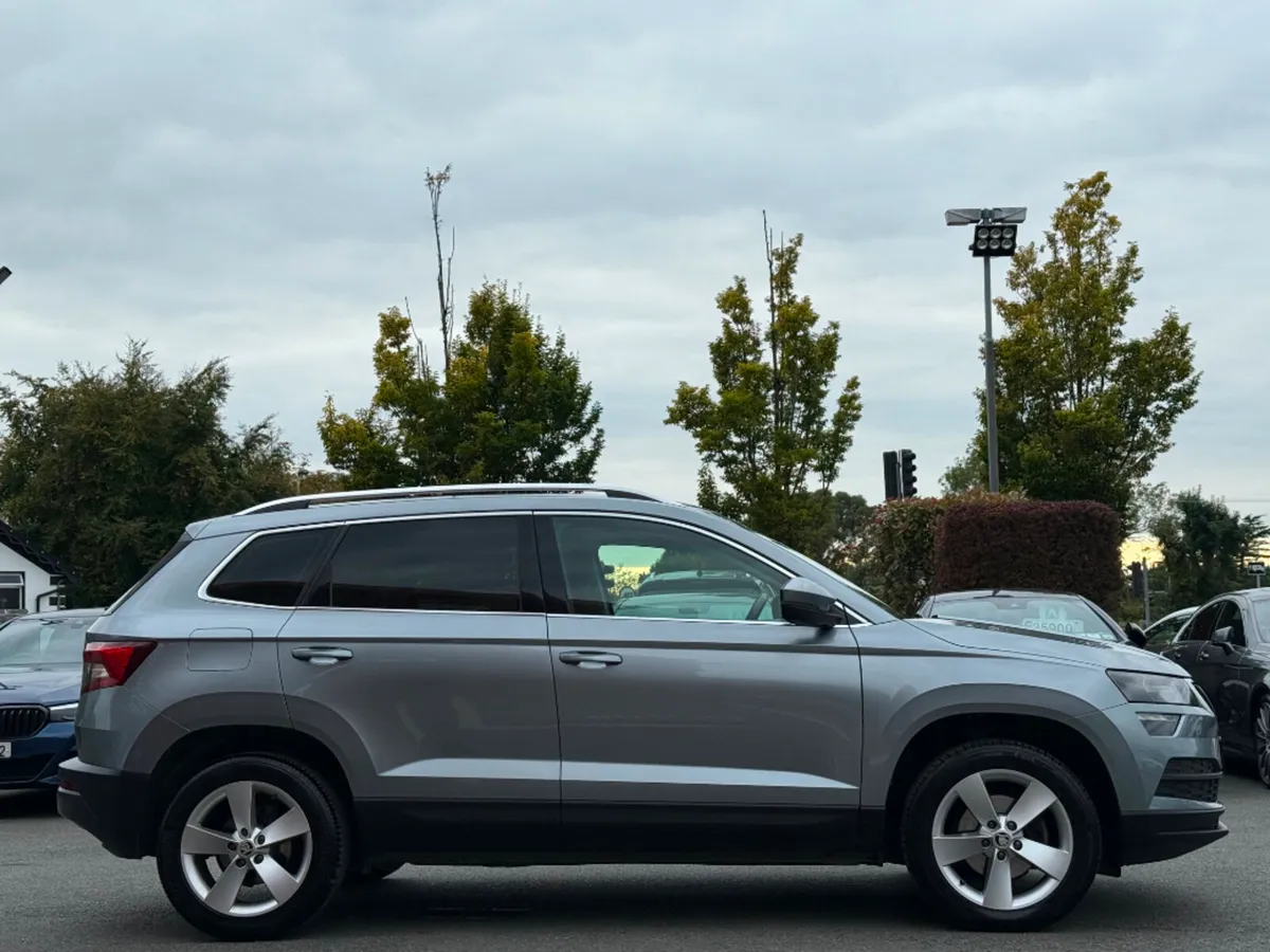 Skoda Karoq AMBITION 2.0TDI 115HP *FSH* - Image 4