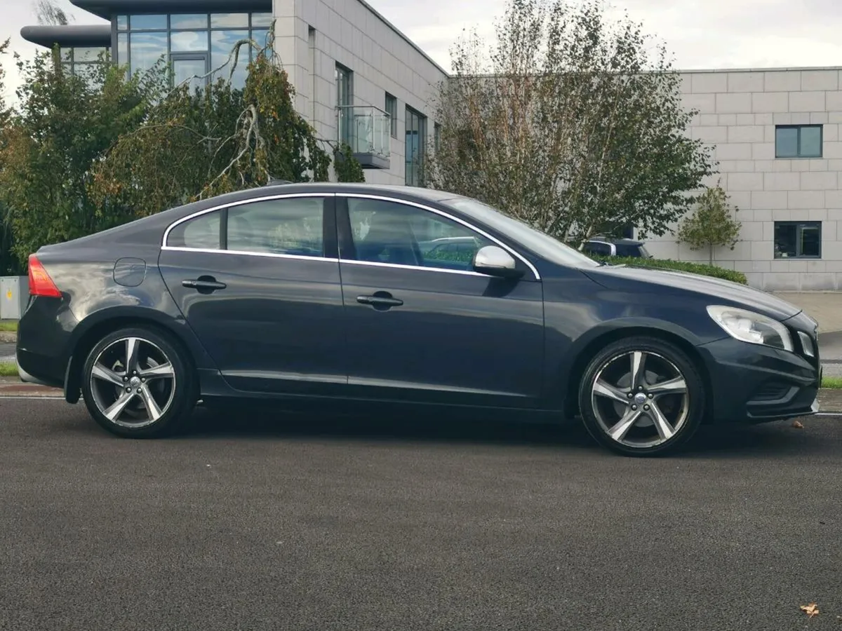 2011 Volvo V60 2.0D D3 R-Design - Image 3