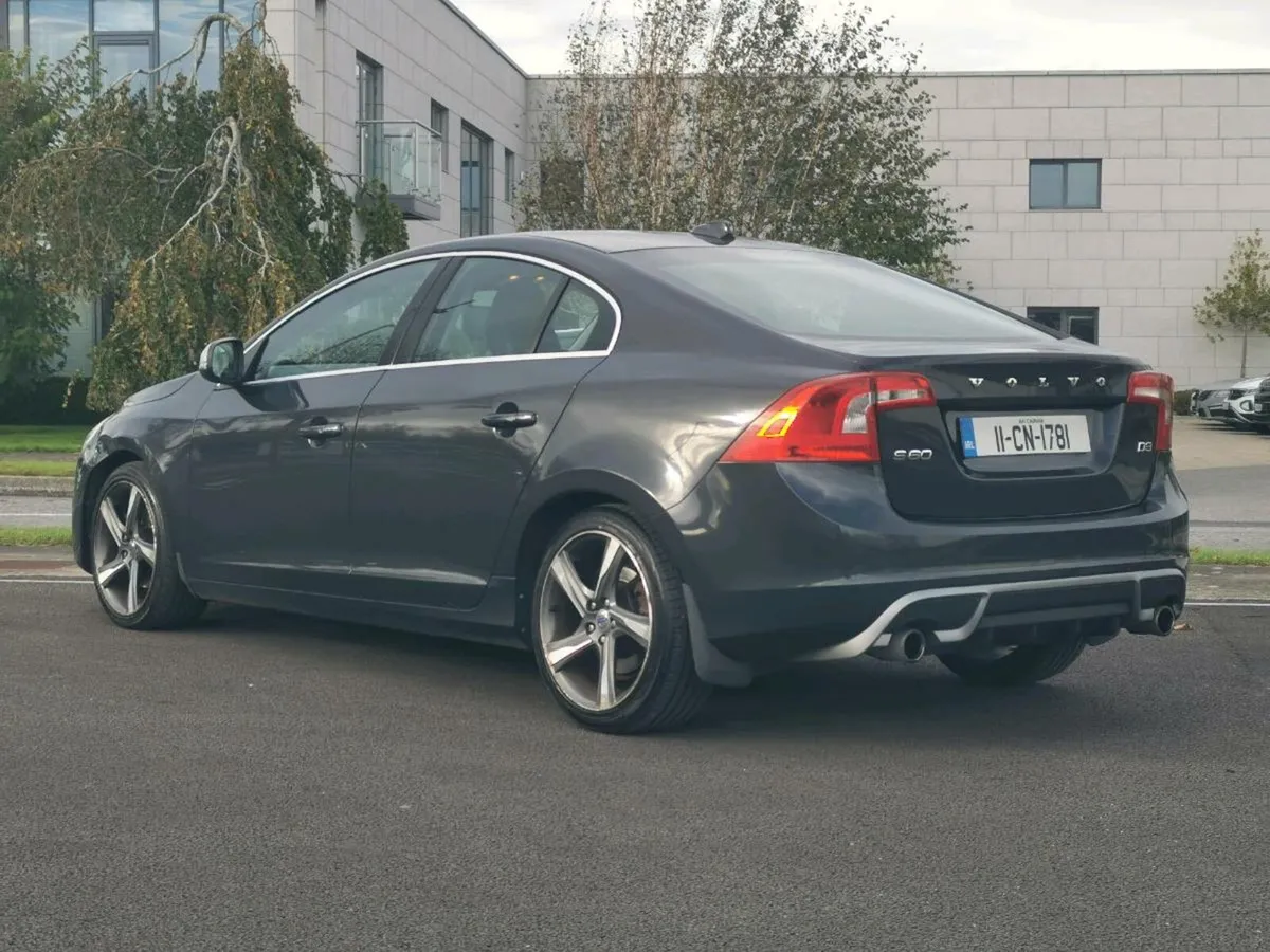 2011 Volvo V60 2.0D D3 R-Design - Image 4