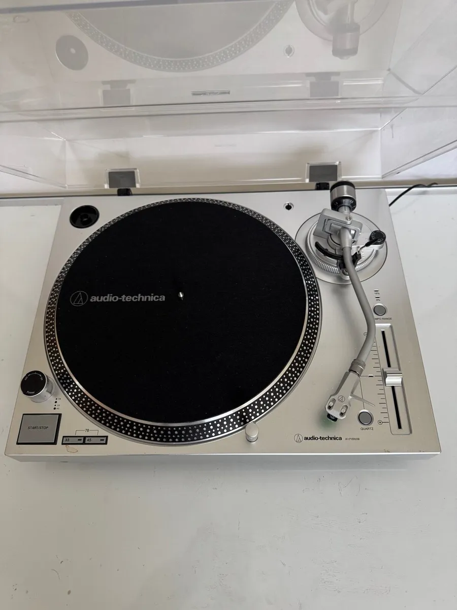 Audio Technica turntable, AT-LP120xUSB - Image 2