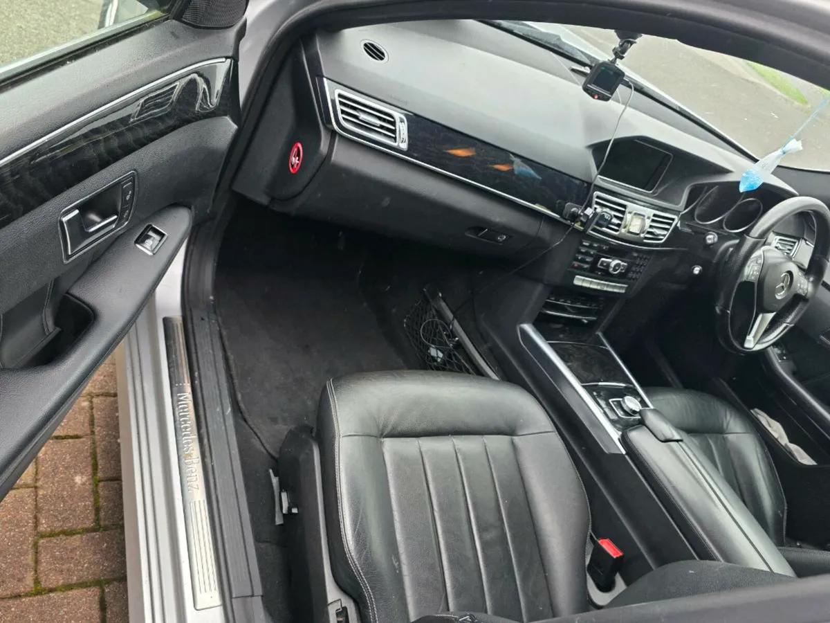 2013 mercedes e220 automatic diesel - Image 3