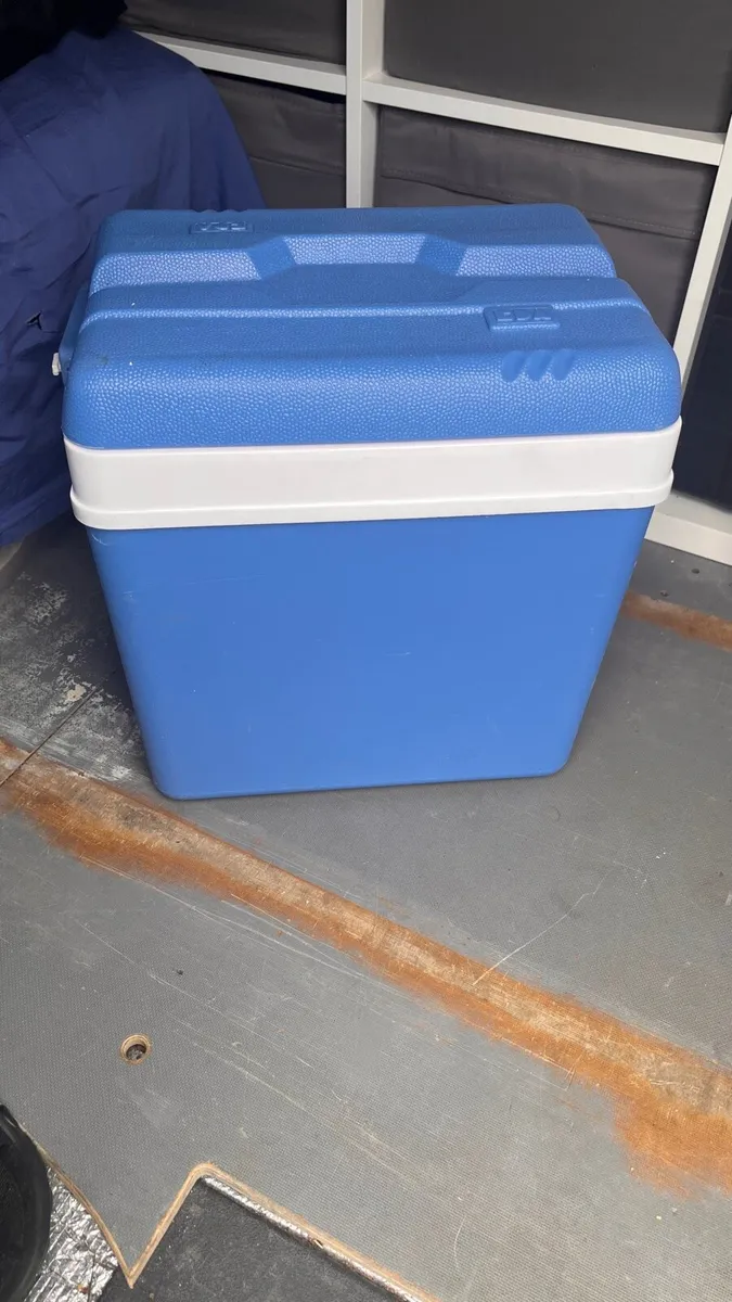 Cooler Box - Image 1