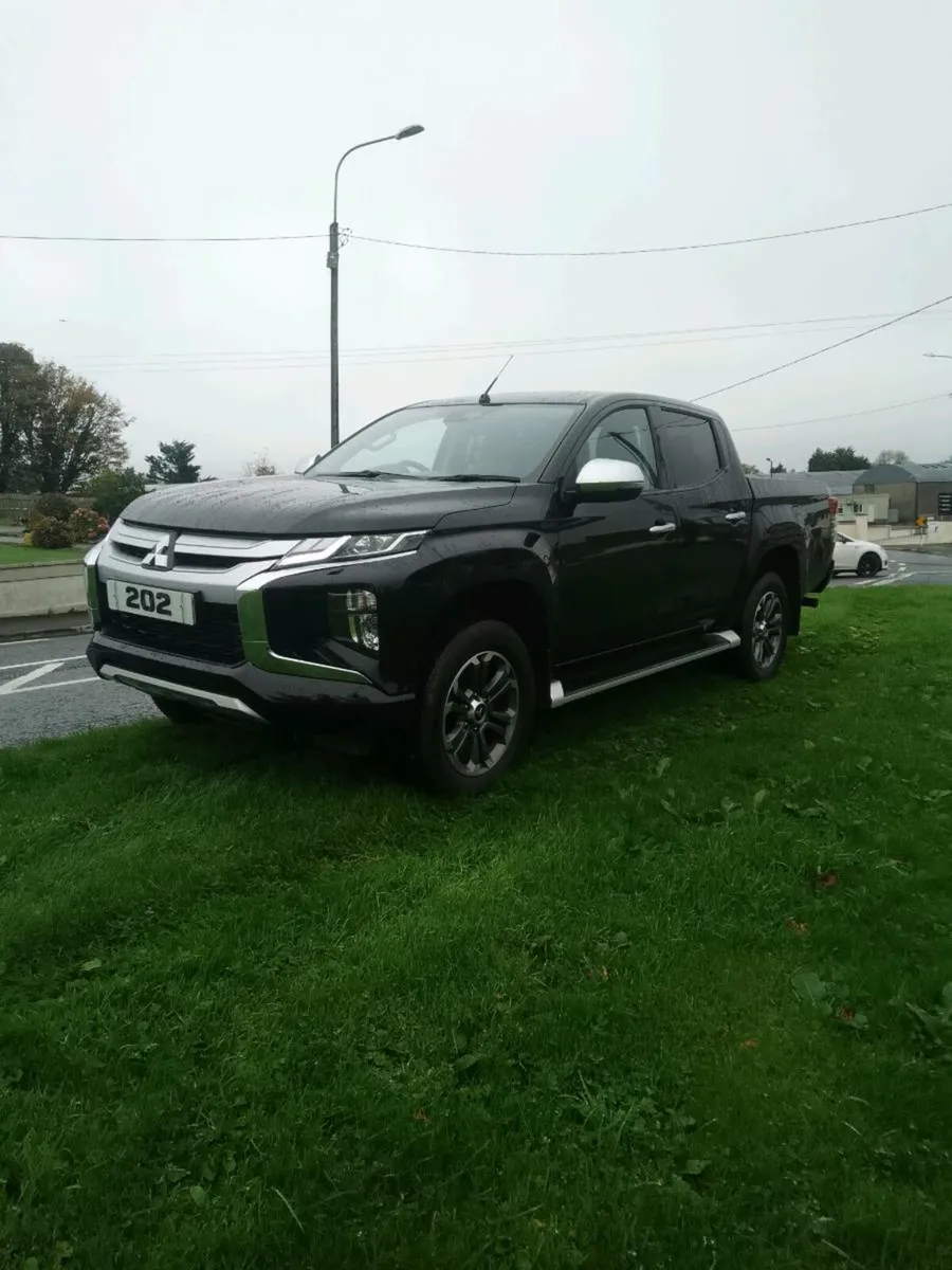 Mitsubishi L200 barbarian manual 202 v low miles - Image 2
