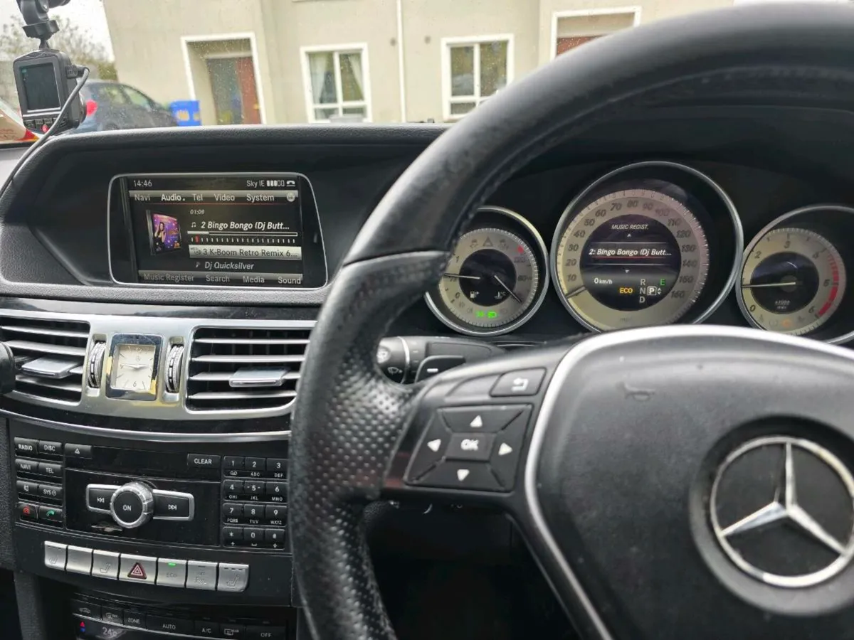 2013 mercedes e220 automatic diesel - Image 4