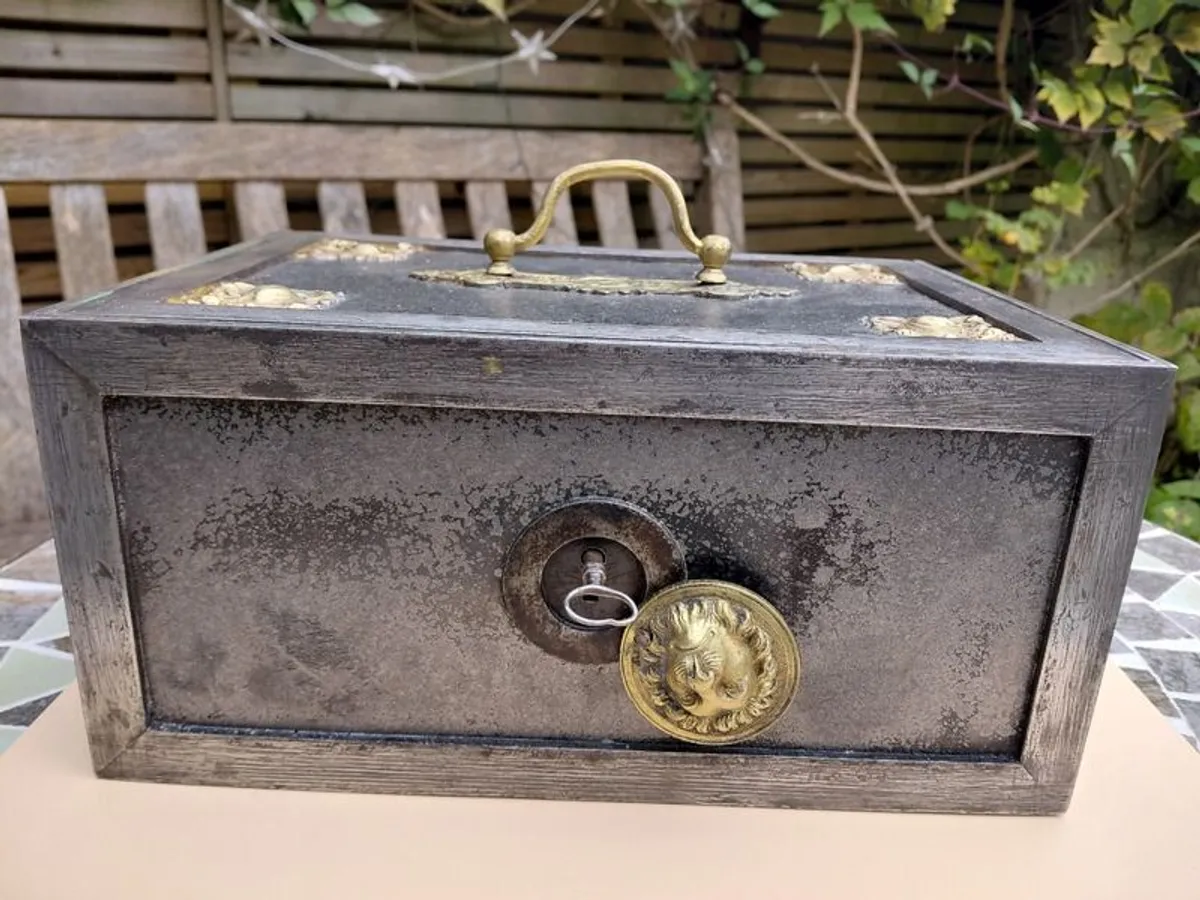 Antique safe - Image 2