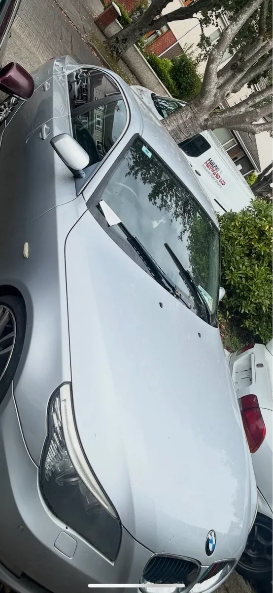 BMW 520d 2009 - Image 3