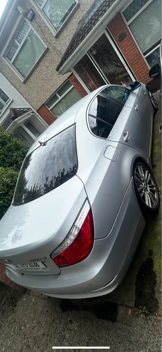 BMW 520d 2009 - Image 4