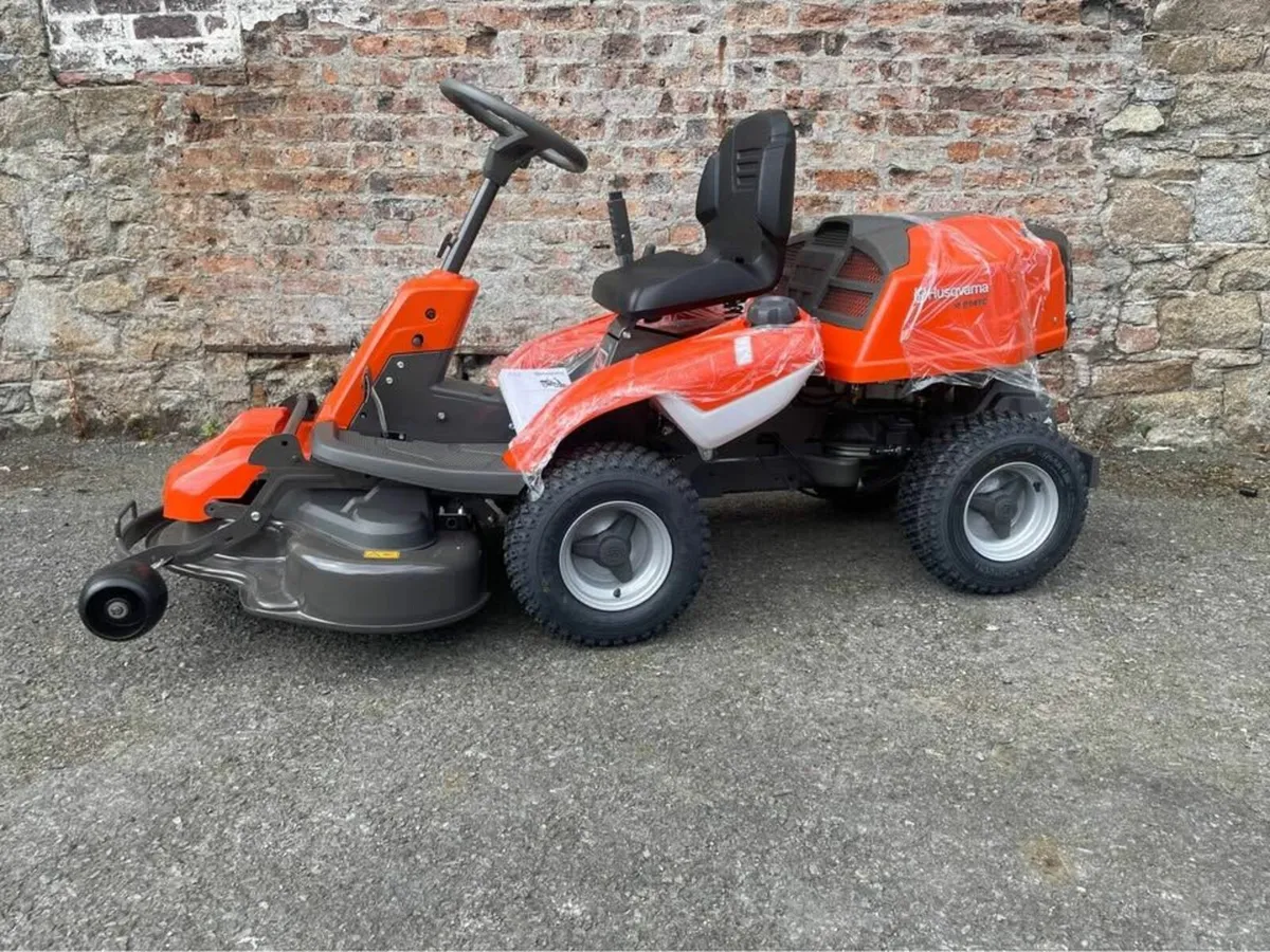 Husqvarna R214TC - Ride on mower Special offer - Image 4