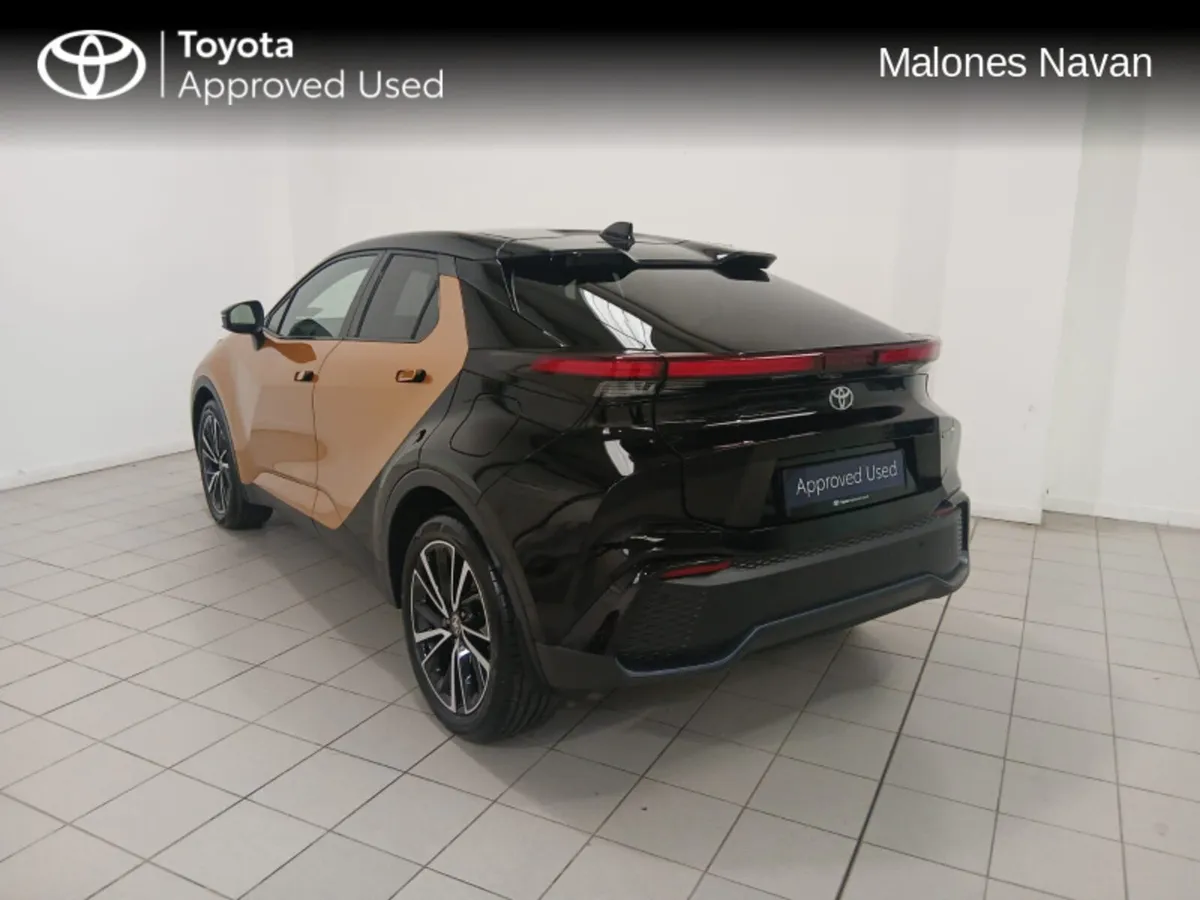 Toyota C-HR C-HR PHEV PREMIERE EDITIO - Image 2