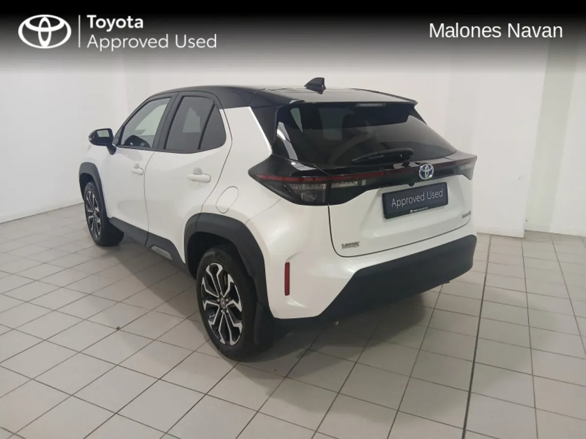 Toyota Yaris YARIS CROSS LUNA SPORT - Image 2