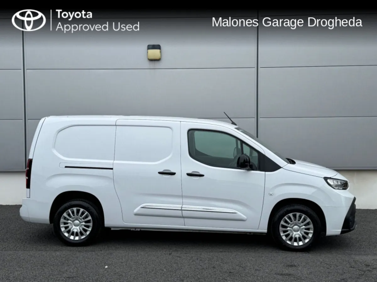 Toyota Proace City 1.5 LWB Automatic *VAT * Towbar - Image 3