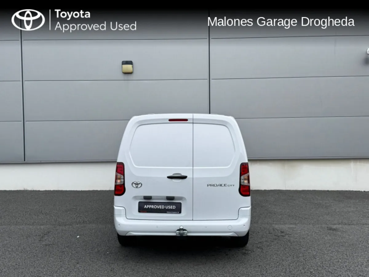 Toyota Proace City 1.5 LWB Automatic *VAT * Towbar - Image 4