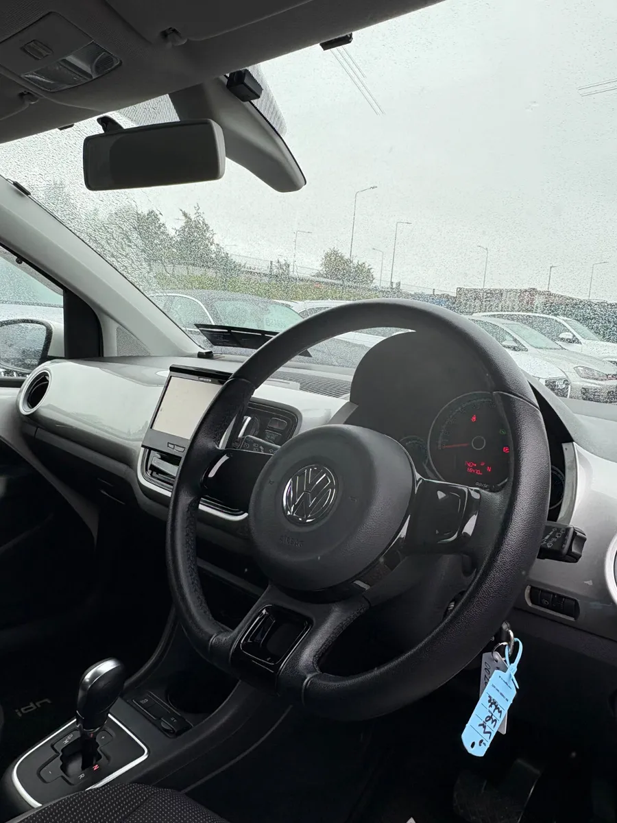 Volkswagen Up ! 1.0 Automatic 2015 Low KM - Image 3