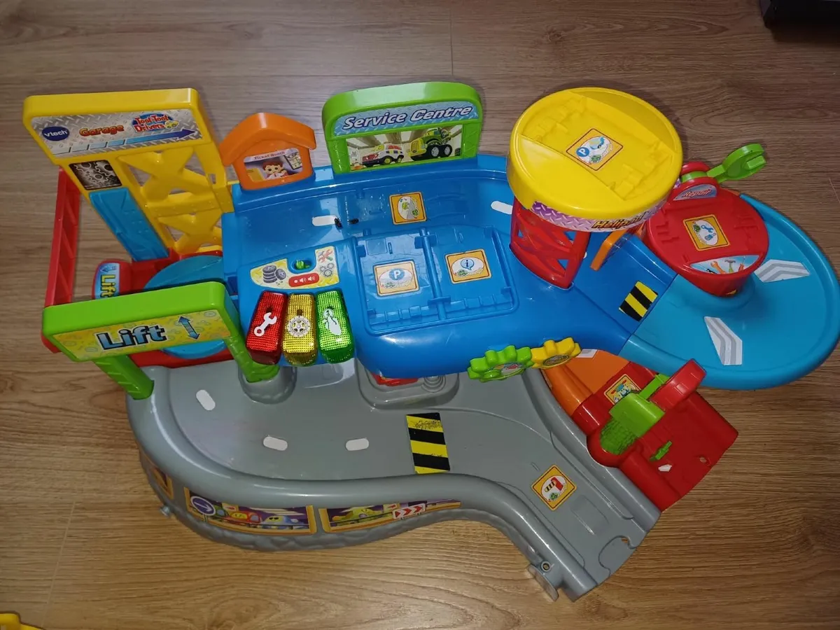 V tech Toot toot 3 sets - Image 1
