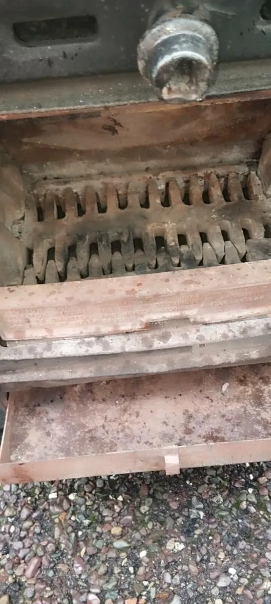 Solid cast iron Waterford Stanley stove for sale - Image 3