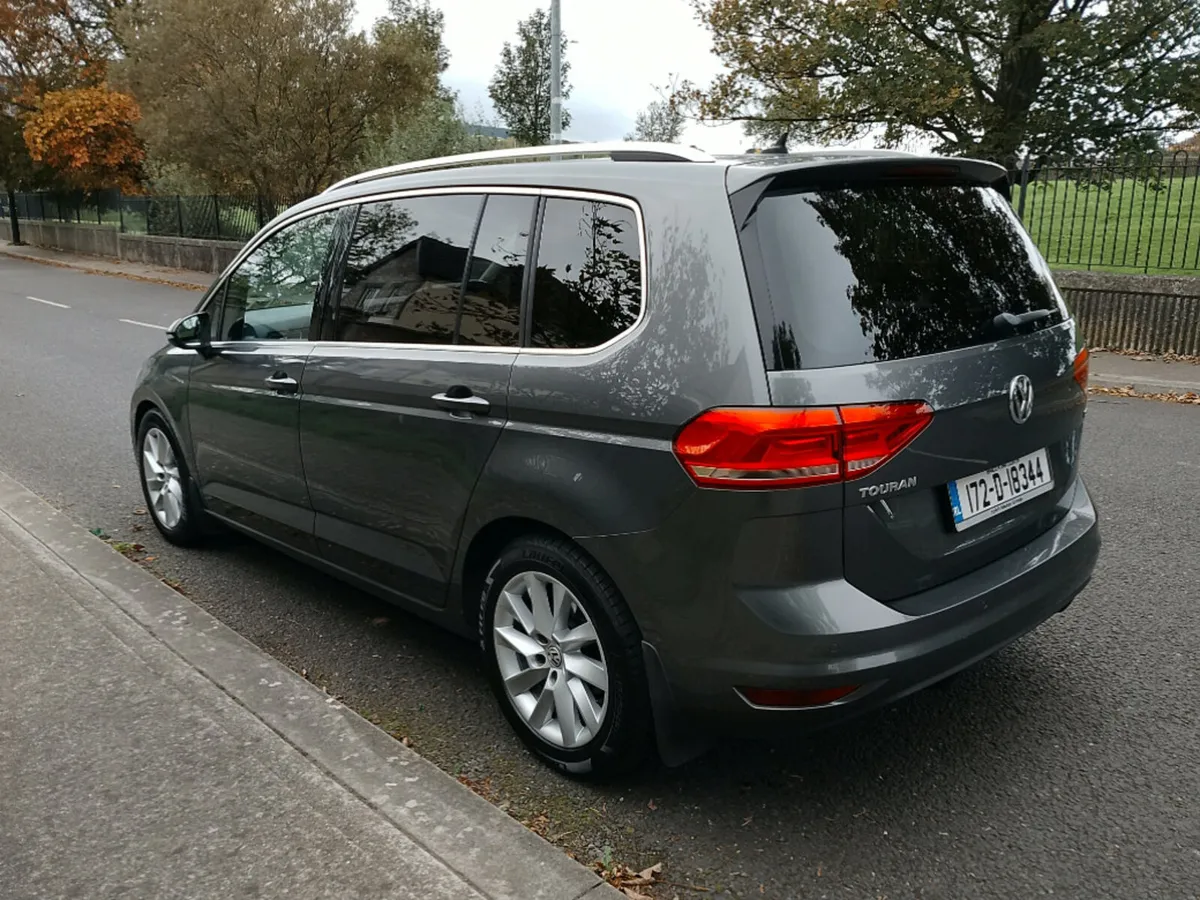 Volkswagen Touran Highline BMT 1.2 TSI M6F 110 5 - Image 4
