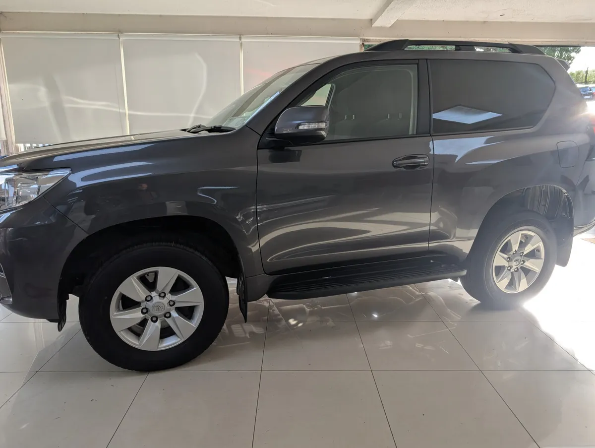 Toyota Land Cruiser SWB 2023 - Image 2