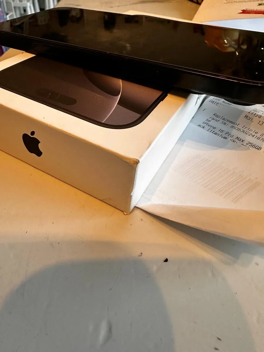 Iphone 16 Pro Max + AppleCare - Image 2