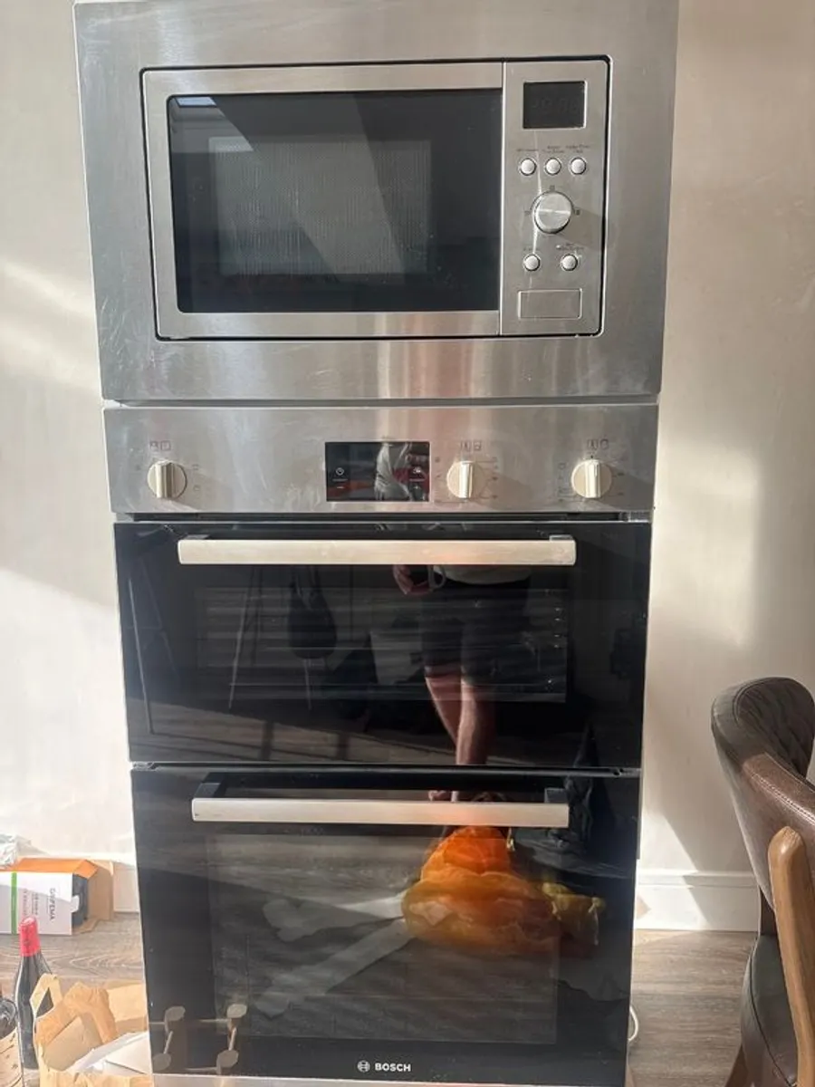Integrated microwave/oven/grill