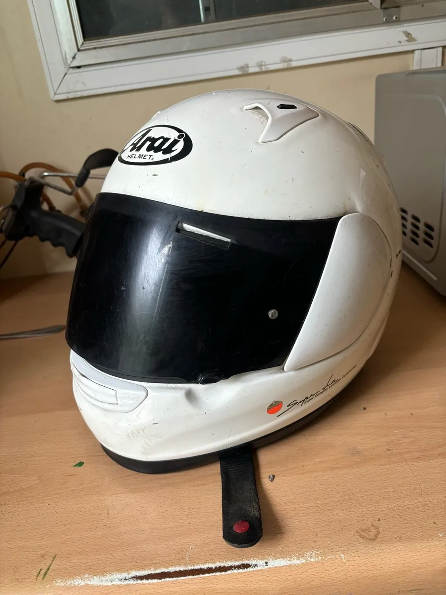 Arai helmet - Image 1