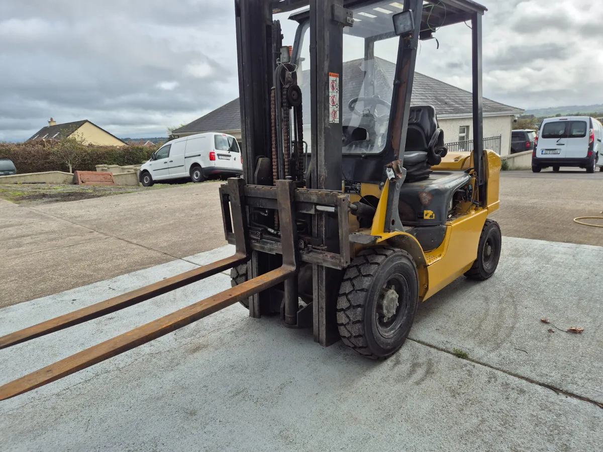 CATERPILLAR FORKLIFT 2.5 TONNE - Image 4
