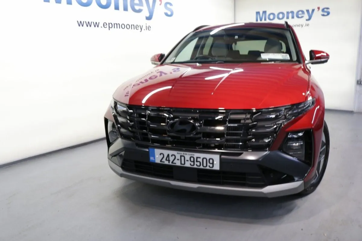 Hyundai Tucson Executive Plus 1.6l Diesel SUV - Image 2