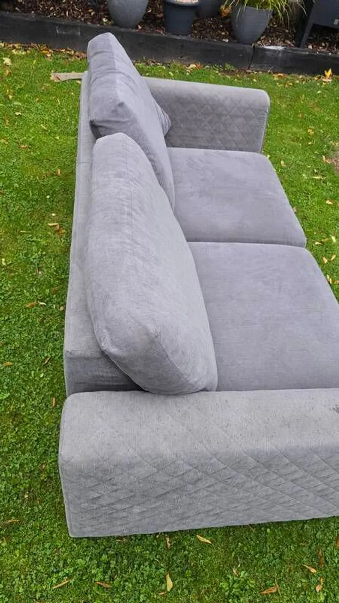 sofa - Image 2