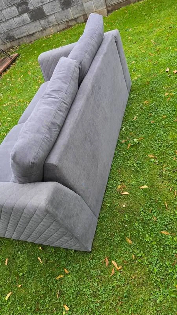 sofa - Image 3