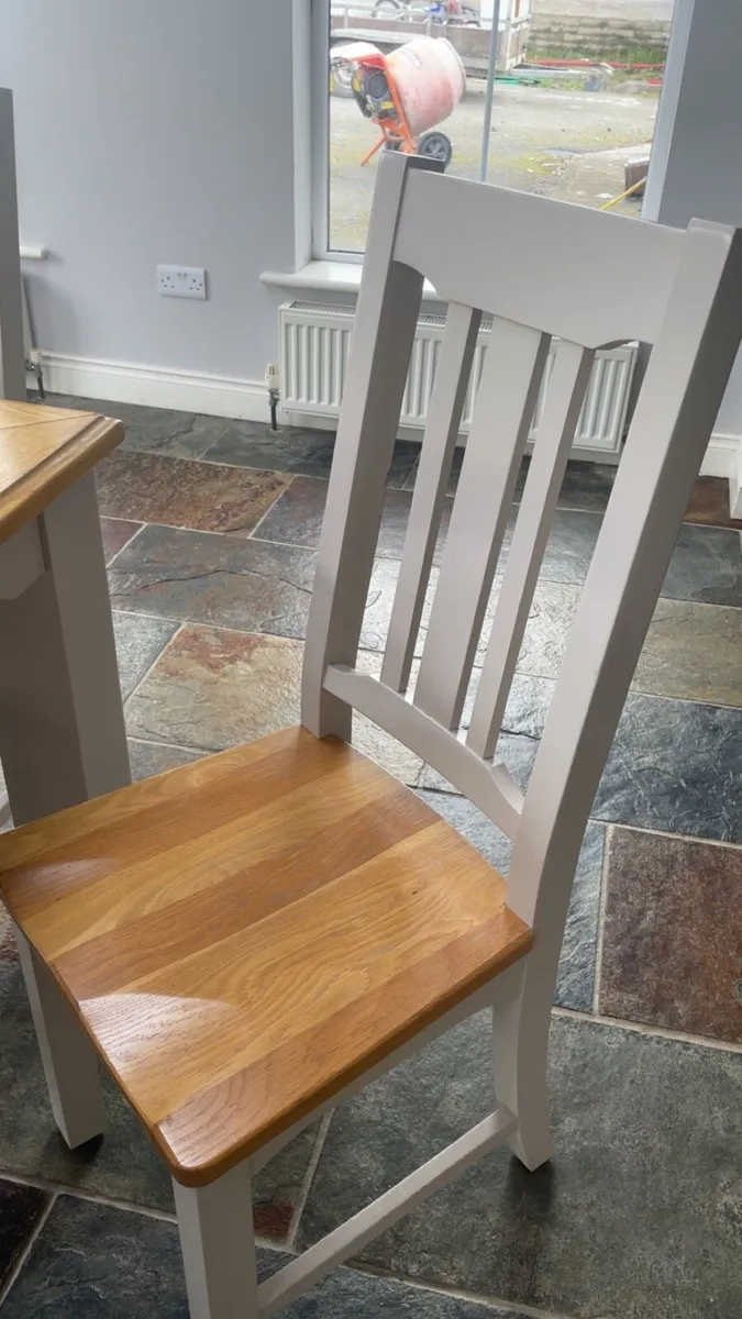 Kitchen table and chairs - Image 4