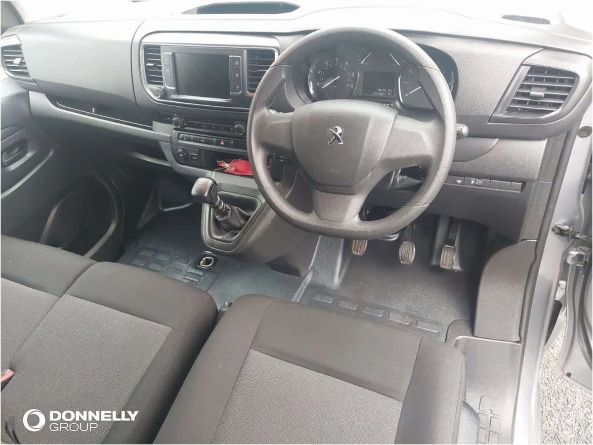 Peugeot Expert Long Diesel Professional Premium + - Image 4