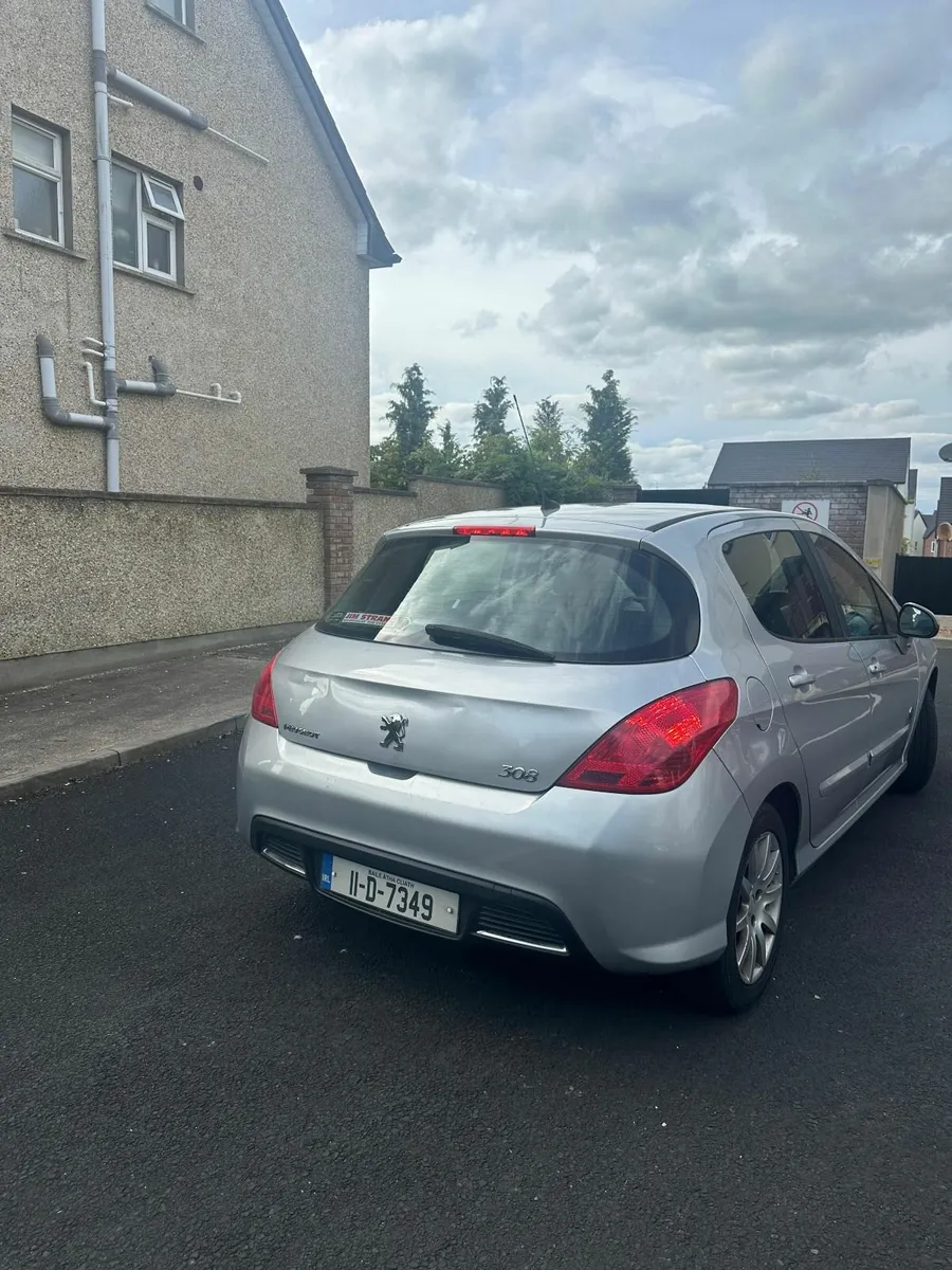 Peugeot 308 2011  1.6 HDi Envy – €2,800 or nearest - Image 1