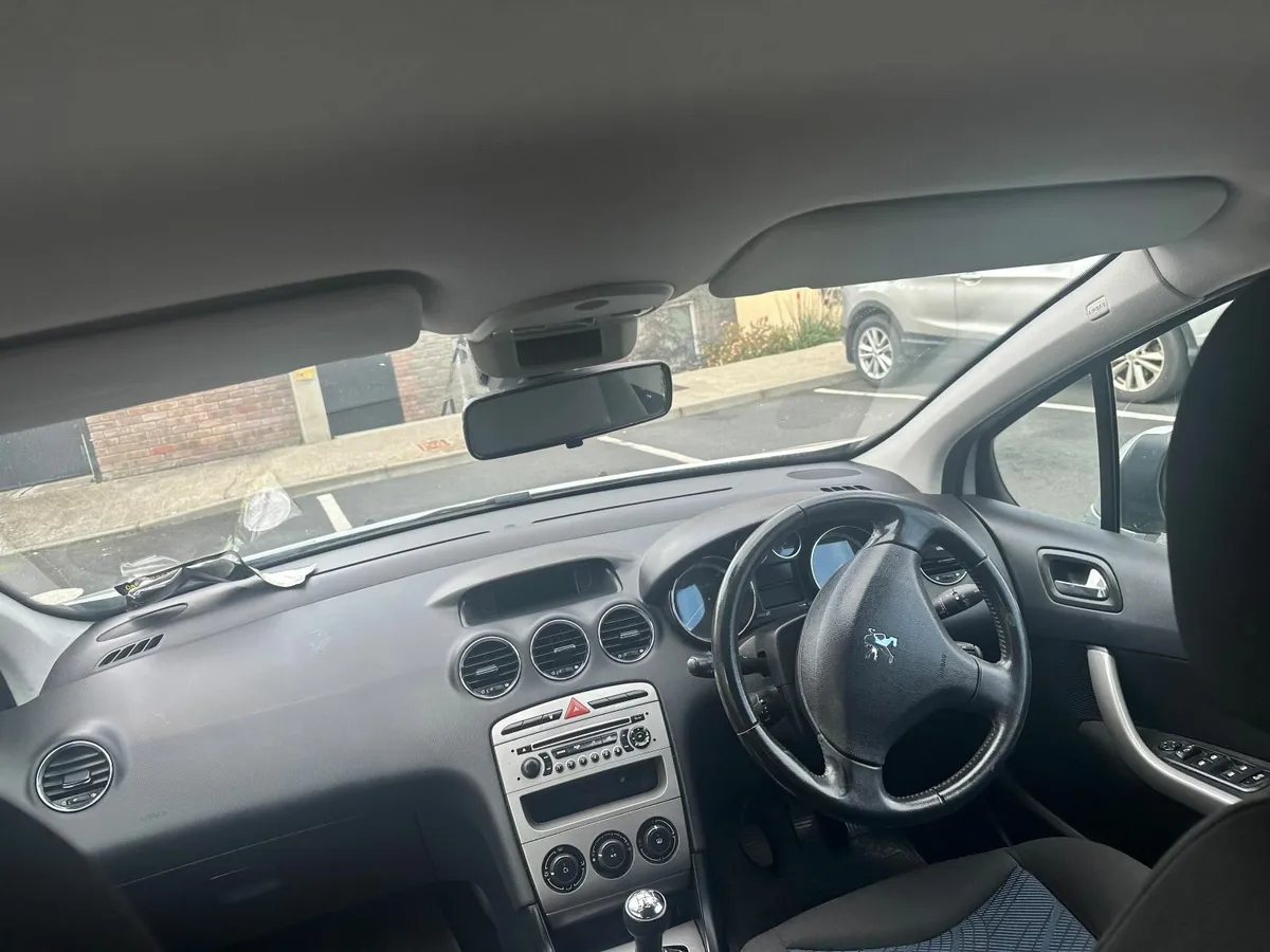 Peugeot 308 2011  1.6 HDi Envy – €2,800 or nearest - Image 2