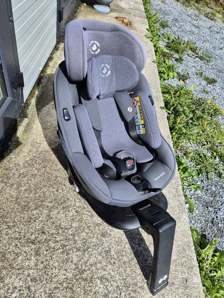 Car Seat - Image 1