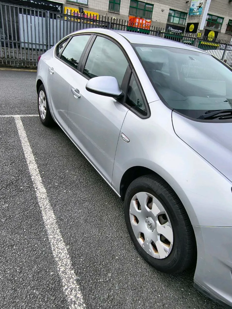Car - Image 2