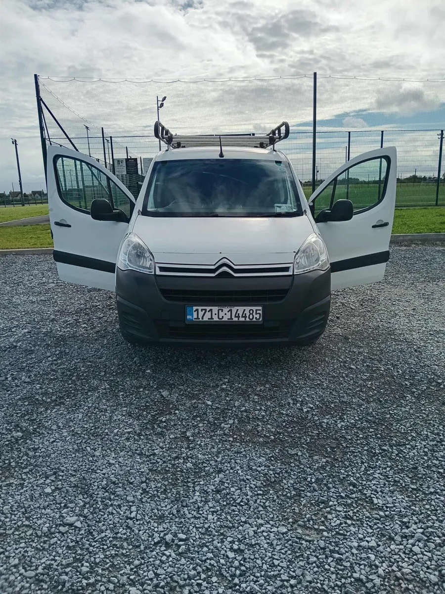 Van - Image 3