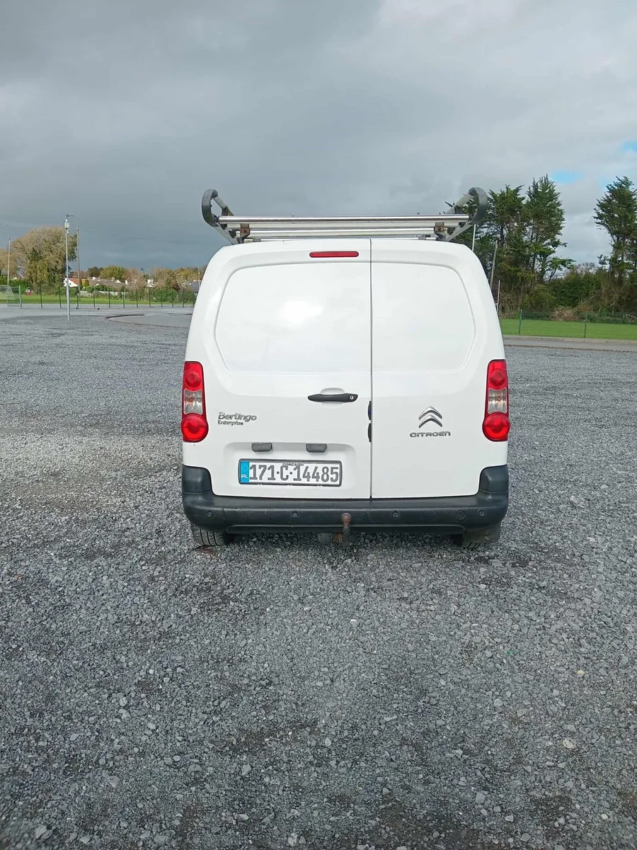 Van - Image 4