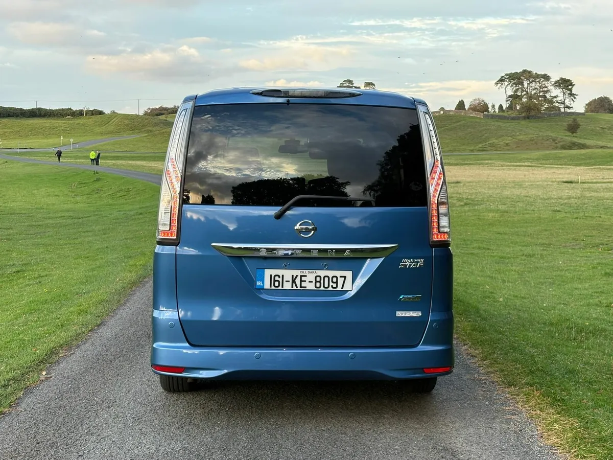 NISSAN SERENA 2.0 PETROL HYBRID AUTOMATIC 73 000KM - Image 4