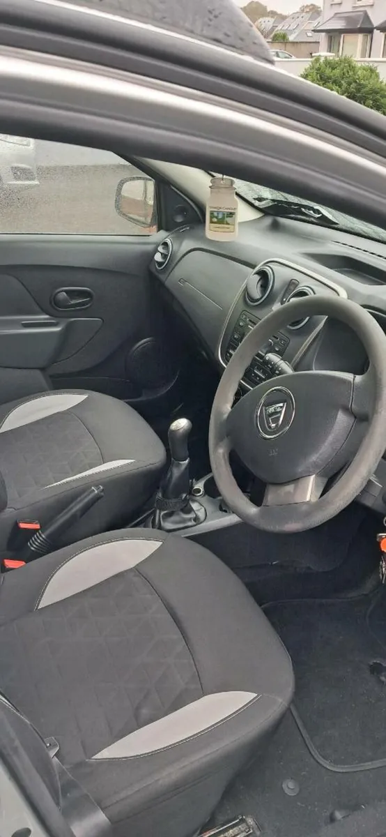 Car - Image 3